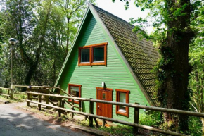 Spacious Hazel Bank Lodge for 4 with Hot Tub & Tree-Level Views
